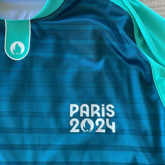 Official Paris 2024 Olympic Games Volunteer Shirt Unisex worn once - Picture 6 of 7